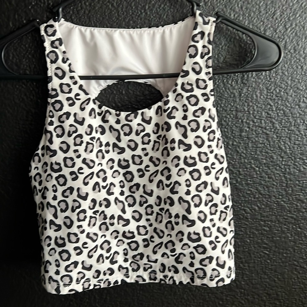 Kiava swim top, size medium.